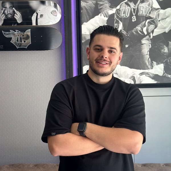 Ο Άρης, barber στο No Regret Barbershop