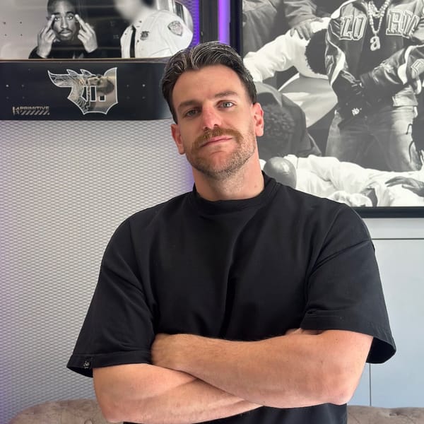 Ο Γιάννης, barber στο No Regret Barbershop